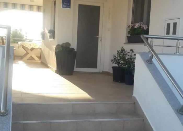 Lilic 公寓 Ražanac